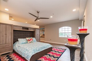 Desk, iron/ironing board, WiFi, bed sheets - Modern Downtown Loft, Walk to Restaurants & Nightlife (Cape Coral)