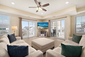 TV - Oceanside Condo Steps from the Beach and Boardwalk (Ocean City)