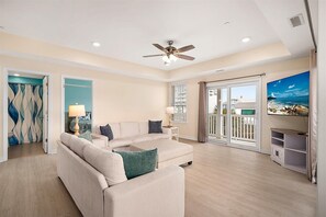 TV - Oceanside Condo Steps from the Beach and Boardwalk (Ocean City)