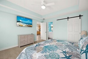 3 bedrooms, WiFi, bed sheets - Oceanside Condo Steps from the Beach and Boardwalk (Ocean City)