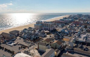 Beach nearby - New Oceanside Condo Steps from Beach and Boards (Ocean City)