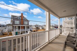 Property grounds - New Oceanside Condo Steps from Beach and Boards (Ocean City)