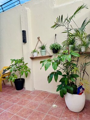 Terrace/patio - Casa Luz 1A Gorgeous Spacious Spanish Style 2/1 Great Location (San Juan)
