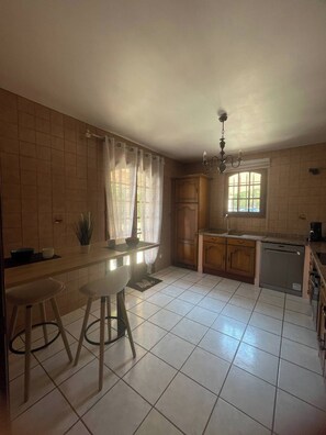 Fridge, microwave, oven, stovetop - Villa Passarinho (Vidauban)