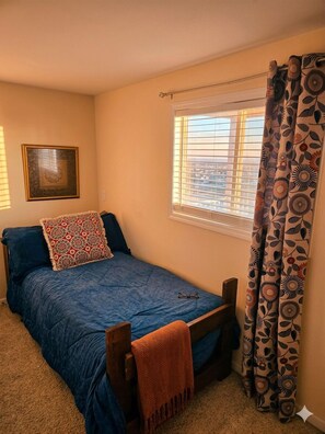 3 bedrooms, free WiFi, bed sheets - Markley Manor - Beautiful views (Jasper Township)