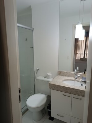 Towels, soap, toilet paper - METROPOLITAN/BARCELONA/REFINEMENT (Goiânia)