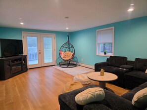 TV connectée, cheminée, baby-foot