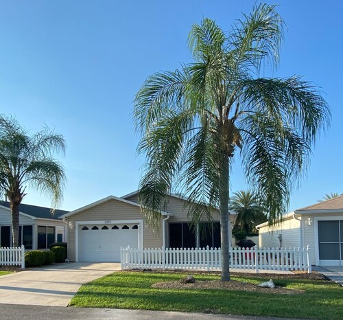 Charming Bonnybrook Villa | Mins to Lake Sumter La