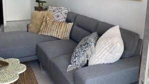 Smart TV, books - Gorgeous & Stylish Ocean View with Pools & Gazebos in Private Island (Fajardo)