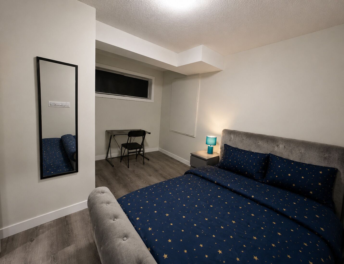 1 habitación, tabla de planchar con plancha, wifi y ropa de cama 