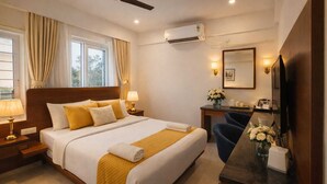 Deluxe Double Room - Keerthis Airport Hotel (Bengaluru)