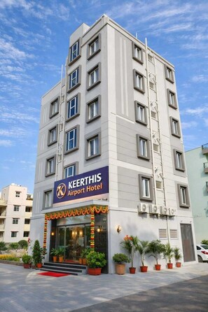 Exterior - Keerthis Airport Hotel (Bengaluru)