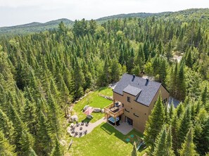 Exterior - Le Kouzy - Spa, Foosball, Pool table, Game Room (Sainte-Lucie-des-Laurentides)