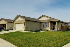 Exterior - Sophisticated Sanctuary: 8 Mi to Lodi Wineries! (Stockton)