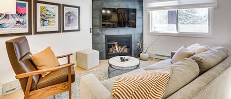 Télévision, cheminée