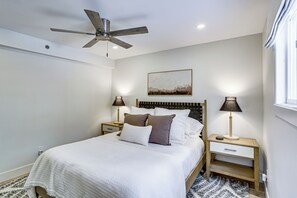 2 habitaciones, tabla de planchar con plancha, internet y ropa de cama 