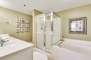 Hair dryer, towels - Steps to Sea! Snowbird Haven in Miramar Beach (Miramar Beach)