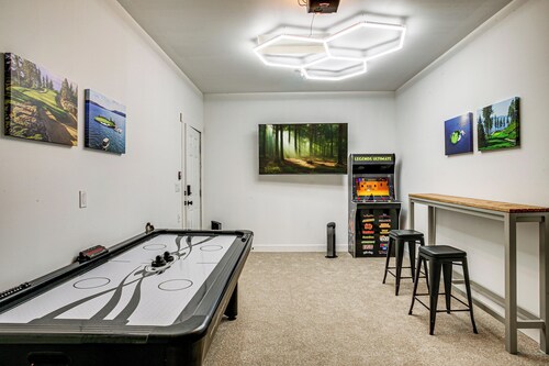 1 Mi to Lake Coeur d'Alene: Pet-Friendly Getaway