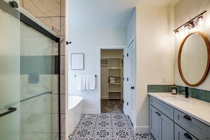 Hair dryer, towels - 1 Mi to Lake Coeur d'Alene: Pet-Friendly Getaway (Coeur d'Alene)