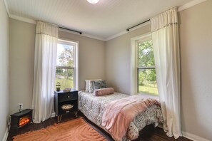 Internet, bed sheets