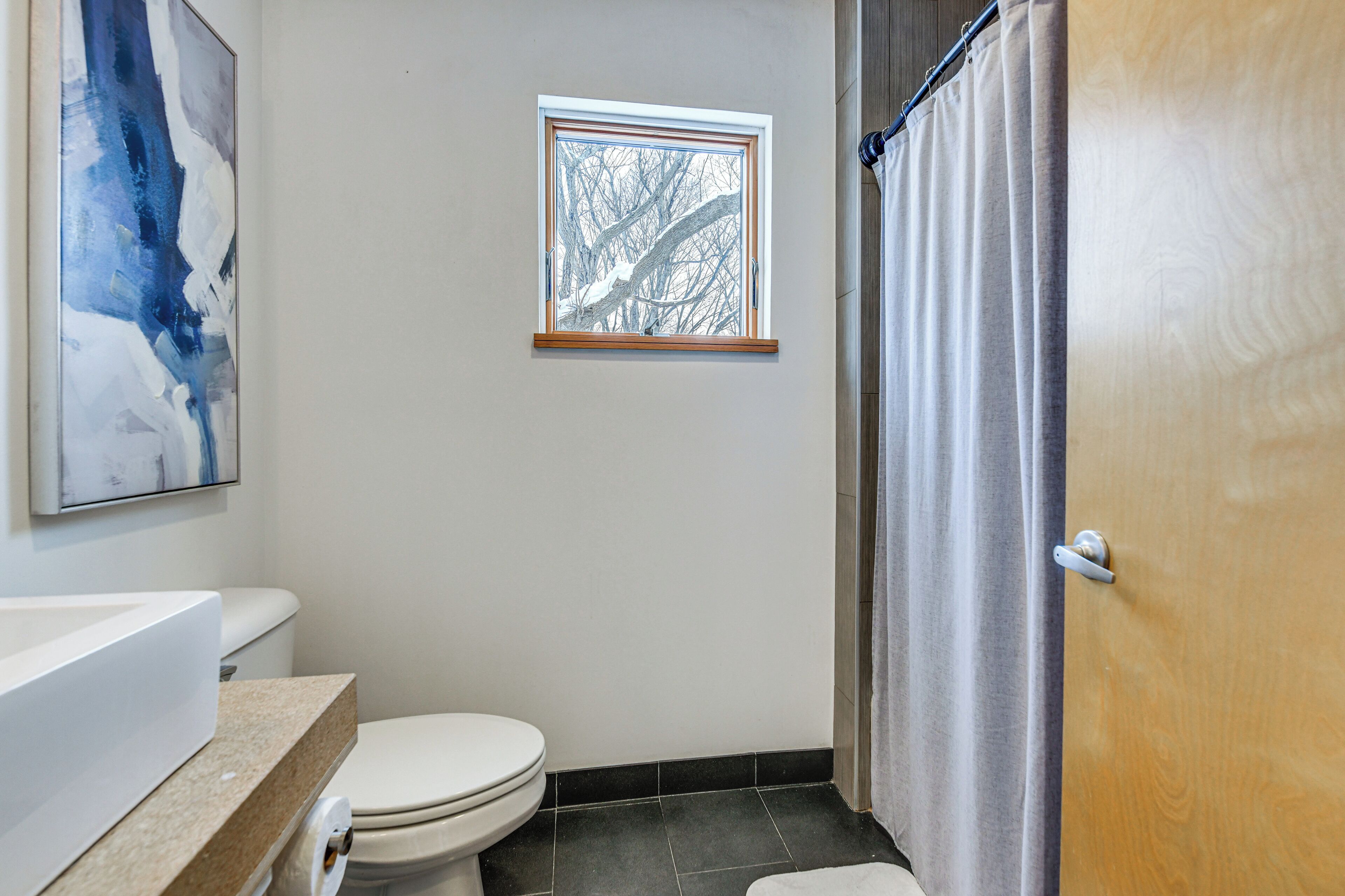 Séchoir à cheveux, serviettes fournies