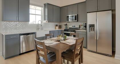 Steps to Marina! Lake Greenwood Home w/ Patios