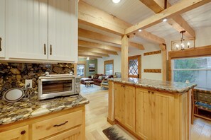 Interior - 1 Mi to Lake Arrowhead! All-Season Family Getaway (Lake Arrowhead)