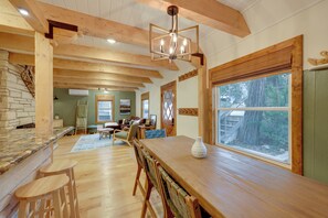 Interior - 1 Mi to Lake Arrowhead! All-Season Family Getaway (Lake Arrowhead)