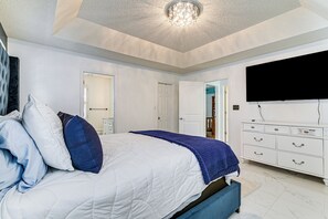 5 habitaciones, tabla de planchar con plancha y ropa de cama 