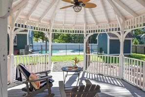 Terrace/patio - Private Pool, Central AC, Dog Friendly! (Barnstable)