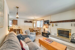 TV, fireplace - 3 Mi to Windham Mountain: Pet-Friendly Apt w/ Yard (Hensonville)