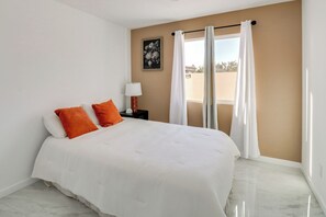 2 slaapkamers, een strijkplank/strijkijzer, internet, beddengoed