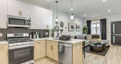 2 Mi to The Met Philadelphia: Home w/ Rooftop Deck