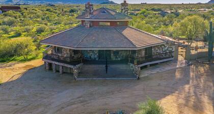 Views of 4 Mtn Peaks! Stunning Scottsdale Oasis