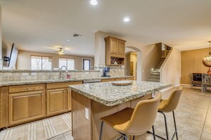 Fridge, microwave, stovetop, dishwasher - 5 Mi to San Tan Mtn: San Tan Valley Group Getaway! (Queen Creek)