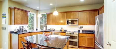 Refrigerador, microondas, parrilla de estufa y lavavajillas