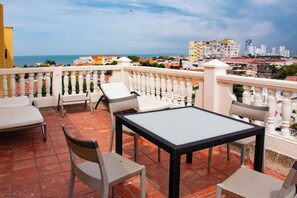 Property grounds - Charming Studio with Balcony + Pool on Santo Domingo square, old city (Cartagena de Indias)