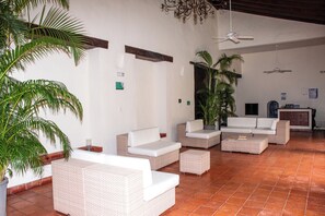 Interior - Charming Studio with Balcony + Pool on Santo Domingo square, old city (Cartagena de Indias)