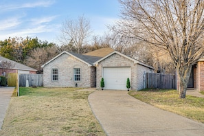Exterior - 16 Mi to Dallas Stadium! Home w/ Easy City Access (Dallas)