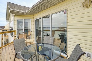 Unclassified image, 2 of 30, button