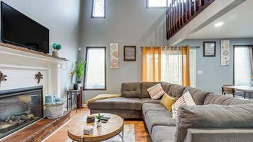 TV, fireplace