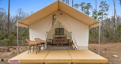 Lakeside Glamping: A Fishermanâs Dream