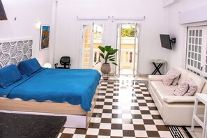 1 habitación, tabla de planchar con plancha, wifi y ropa de cama 