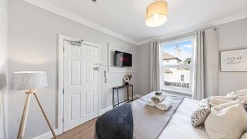 1 bedroom, free WiFi, bed sheets