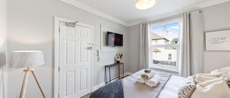 1 多间卧室、免费 WiFi、床单