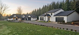 Private Guesthouse in the Woods