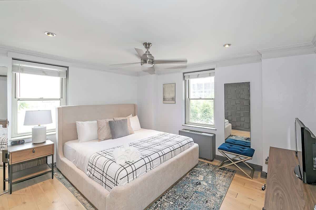 1 habitación, tabla de planchar con plancha, wifi y ropa de cama 