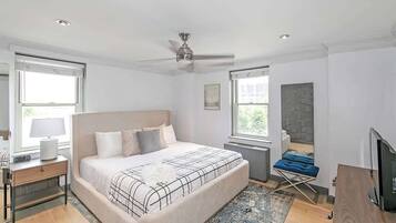 1 habitación, tabla de planchar con plancha, wifi y ropa de cama