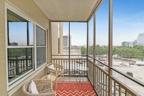 Property grounds - Stylish ATL High-Rise w/ Free WiFi (Atlanta)