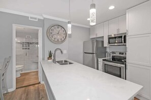 Fridge, oven, stovetop, dishwasher - Central 1BR w/ Walkable Hotspots (Atlanta)